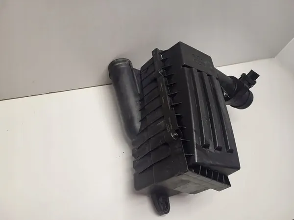 Volkswagen Touran I 2003 Ilmansuodattimen kotelo image 3