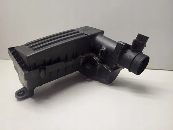 Volkswagen Touran I 2003 Ilmansuodattimen kotelo image 4