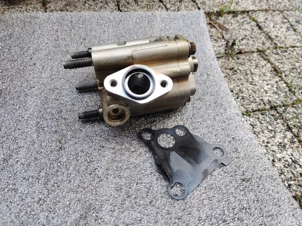 Pompe à huile moteur OEM AG9E 6600 AB pour Ford 2.0 EcoBoost image 5