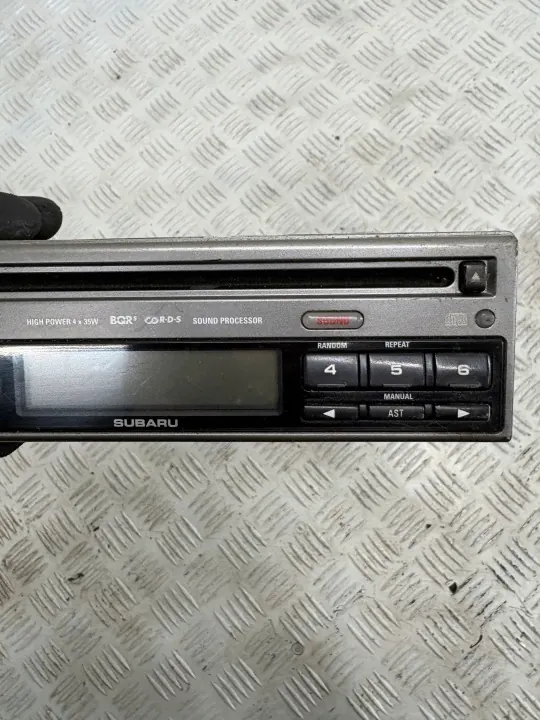Radio CD Subaru OEM para Forester II SG - Usado image 3