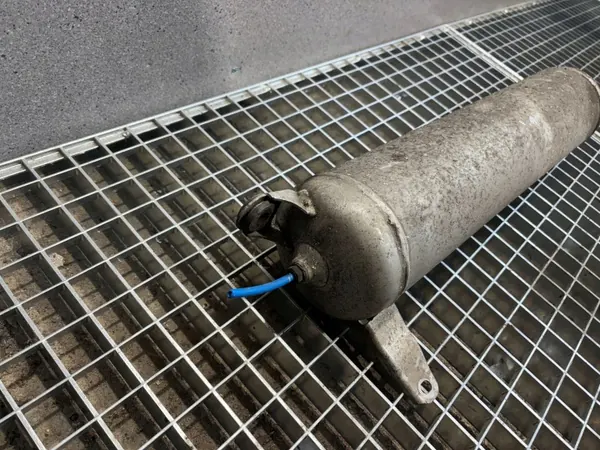 Lufttank OEM 7L0616201A för Audi Q7 3.0L Diesel image 3