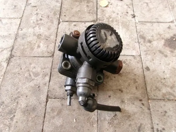 DAF Perävaunun Ohjausventtiili OEM 9730060030 Käytetty image 2