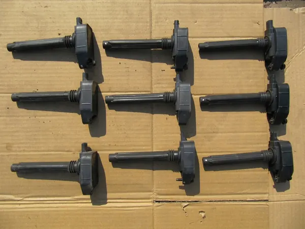 CHRYSLER PACIFICA 3.6 Bobina de Ignição Usada OEM 68223569AD image 2