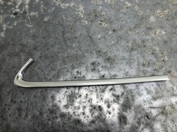 Kromlist OEM 8R0853346ABILI Höger Bak Audi Q5 image 2