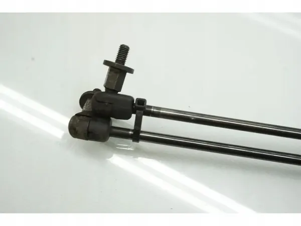 Mitsubishi Outlander Takaluukun Iskunvaimennin 2007 SUV image 3