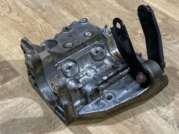 J9C34H473AA Support différentiel avant Land Rover Discovery image 2