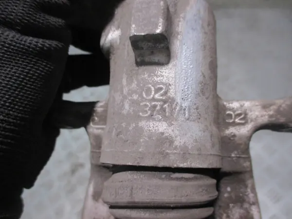 Étrier arrière droit OEM 371102 pour Renault Scenic II image 5