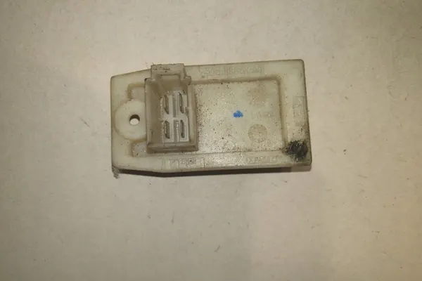 Heater Fan Relay FORD MONDEO I 1.8L image 2