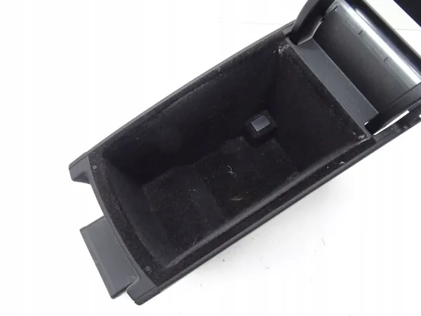 OEM 3C0864207P Keskikyynärnoja nahka karamelli VW Passat B7 CC image 6