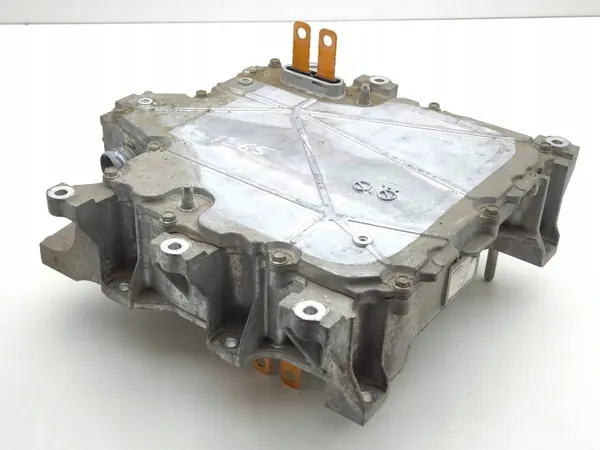 Nissan Leaf II 2019 Onduleur / Convertisseur Tension image 3