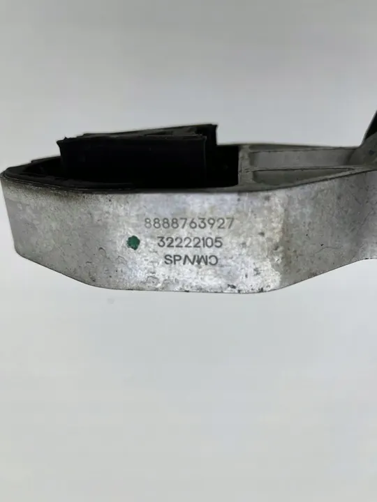 Volvo XC40 2024 Engine Mount Left Side OEM 32222105 image 4