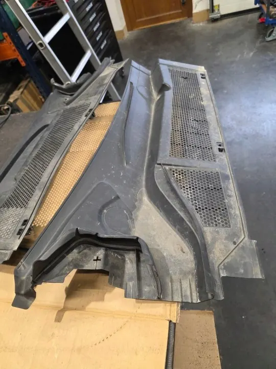 Opel Astra L VI Yläpyyhinvarsisarja OEM 9830565680 image 3