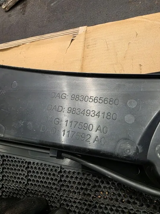 Opel Astra L VI Yläpyyhinvarsisarja OEM 9830565680 image 9