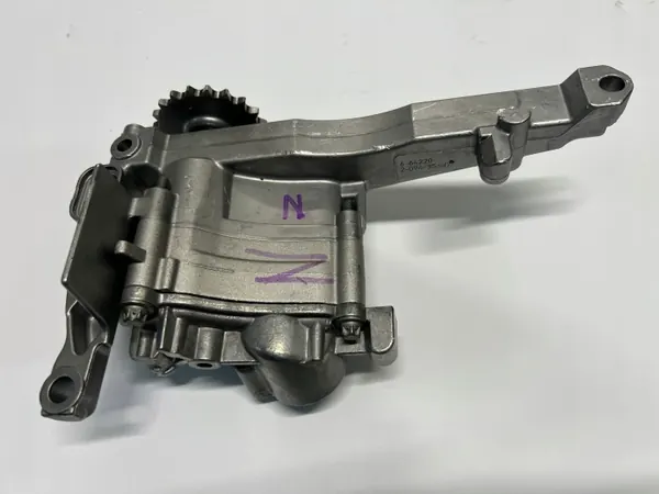 Bomba de aceite Mercedes Sprinter OEM A6421818001 Usada image 8