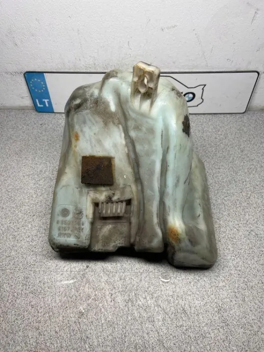 Réservoir lave-glace BMW OE 8360748 pour E36 Compact image 4