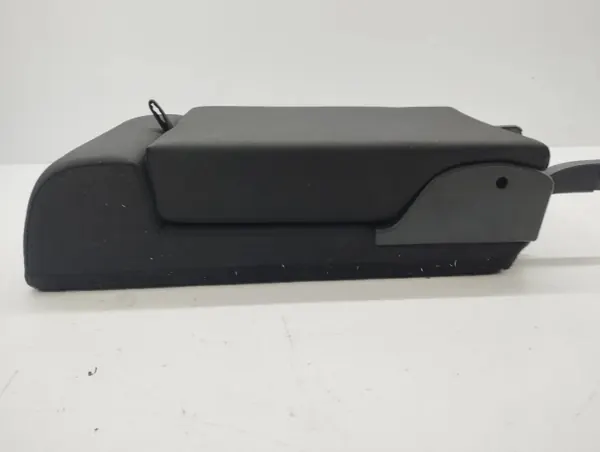 Accoudoir arrière OEM AMD109877 pour Volkswagen Tiguan 2021 image 3