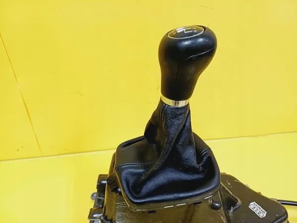 Botte de Sélecteur de Vitesse Manuelle Audi A3 8P 1.6B 8P0863876 image 10