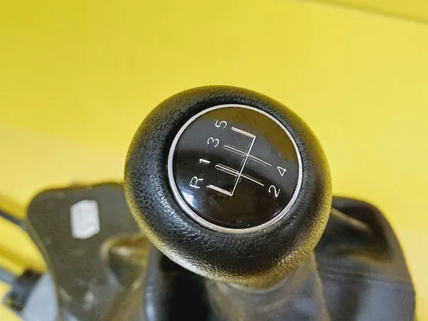 Botte de Sélecteur de Vitesse Manuelle Audi A3 8P 1.6B 8P0863876 image 7