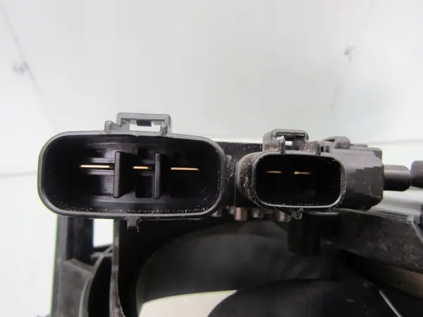 Nissan Leaf II ZE1 Vattenkylare Fläktmontering 21493B210B image 10