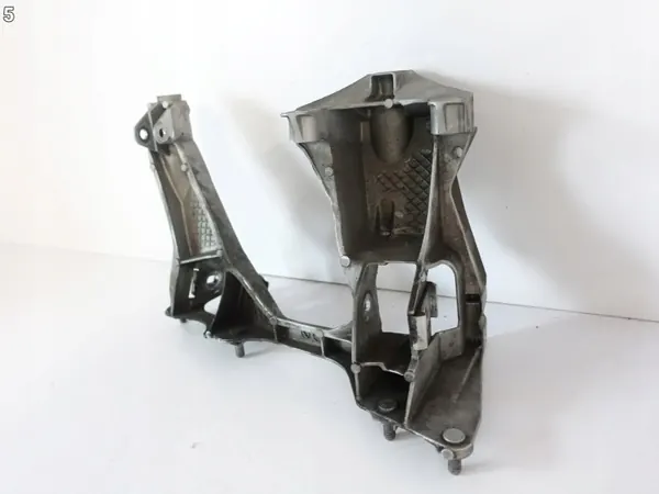 Porsche 981 Cayman Boxster Oikea Taka Kiinnike OEM 981331152 image 6