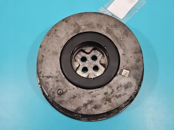 Polia do virabrequim Mercedes W213 2.0 CDI image 2