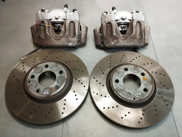 Mercedes-Benz CLS C218 Fram Bromsskivor & Bromsok OEM CAX34015 image 2
