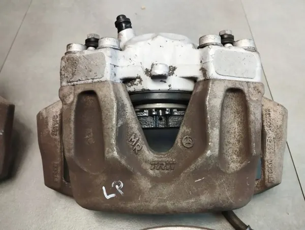 Mercedes-Benz CLS C218 Fram Bromsskivor & Bromsok OEM CAX34015 image 4