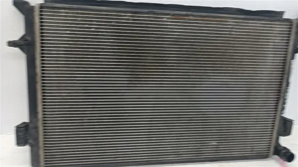 Radiador de agua Audi A3 8P VW Golf V 2.0 FSI image 3