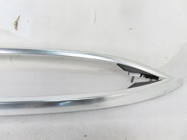 Barra de techo Mercedes-Benz OE A1668900493 - Usado image 7