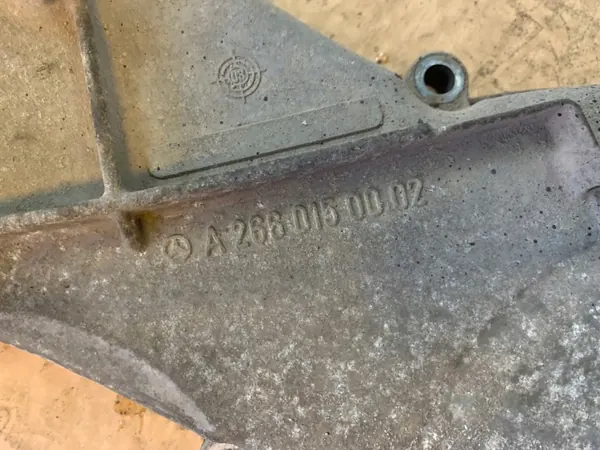 Couvercle de distribution OEM A2660150002 Mercedes-Benz image 5
