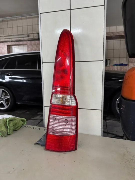 Fiat Panda II 03-13 Luz Trasera Derecha OE 51705459 image 4