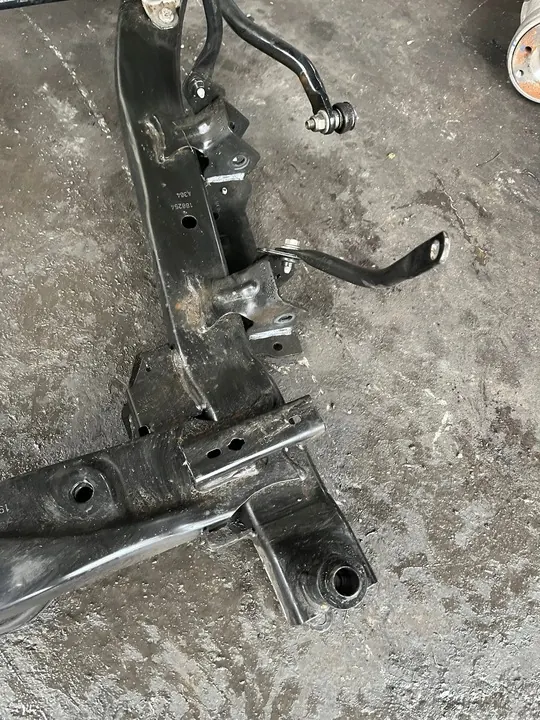 Berceau moteur Dacia Duster I 1 FL Lift II 2 546114126R image 3