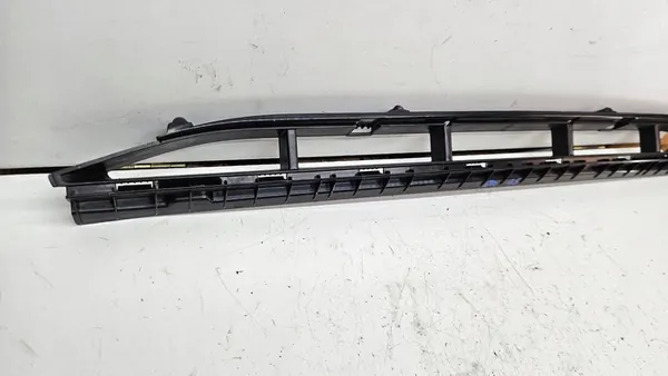 Rejilla Inferior de Parachoques Delantero Audi Q5 SQ5 OE 8R0807647B image 3