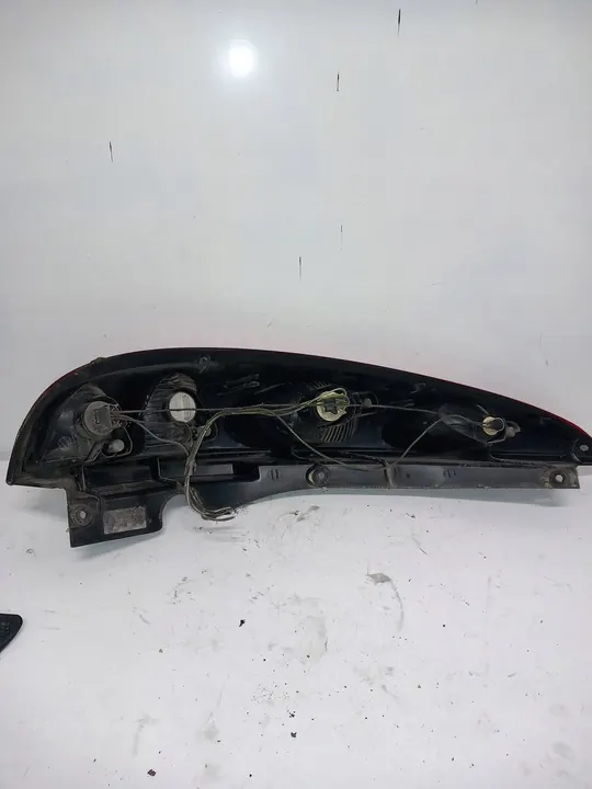 Nissan Almera Tino Lámpara Trasera Derecha 26550BU200 image 2