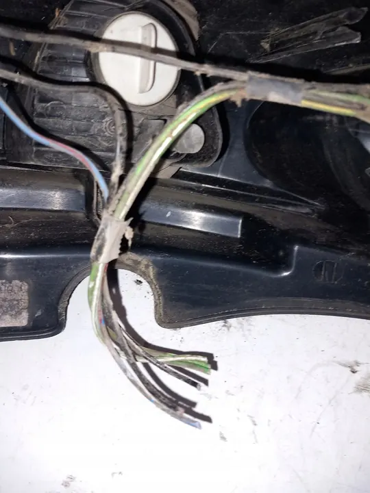 Nissan Almera Tino Lámpara Trasera Derecha 26550BU200 image 3