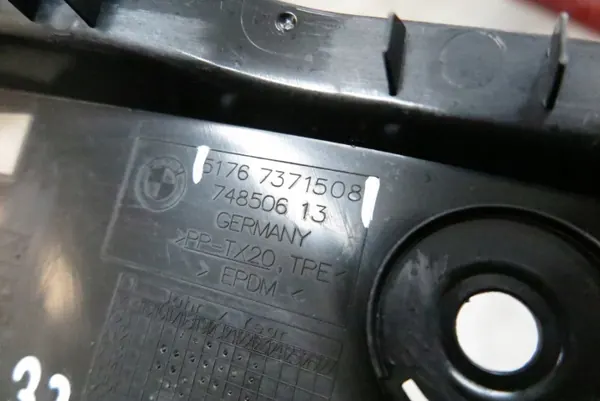 BMW 6 G32 Seitendichtung OEM 7371508 - Rechts/Links image 5