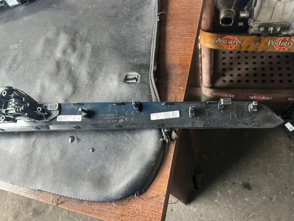 VW Arteon R-LINE 17-20 Moldura delantera izquierda OEM 3G0867439 image 7