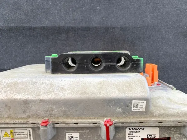 Wechselrichter Polestar 2 OEM 32335132 - Gebraucht image 5