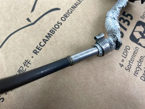 Original VW AUDI SKODA SEAT Sensor Temp Escape 04L906088AE image 4