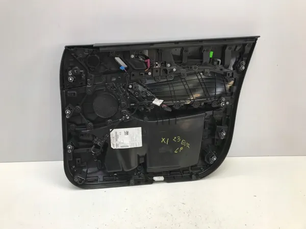 BMW X1 U11 2023 Dörrklädsel OEM 8242401 Vänster Fram image 4