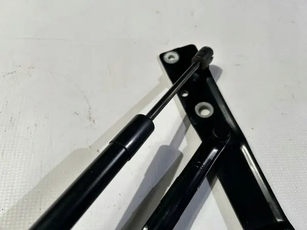 OEM 72926388 Actuateur de charnière coffre droit Dodge Challenger image 3