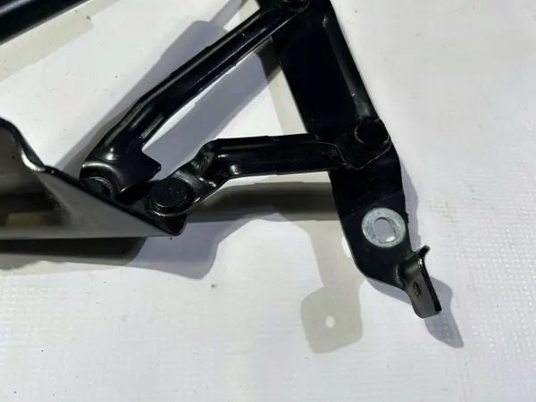 OEM 72926388 Actuateur de charnière coffre droit Dodge Challenger image 4