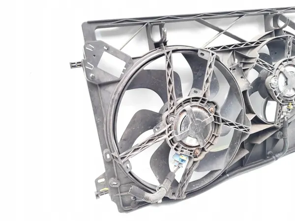 Vauxhall Vivaro Kylarrubrik Fläkt 1.6 CDTi Diesel image 2