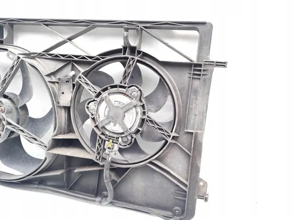 Vauxhall Vivaro Kylarrubrik Fläkt 1.6 CDTi Diesel image 3