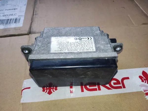 OEM 4R83-G768-AA Radar Cruise Control Module image 2