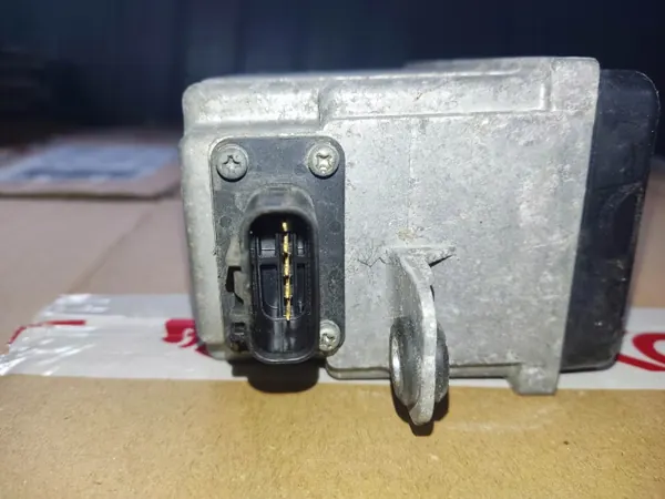 OEM 4R83-G768-AA Radar Cruise Control Module image 4