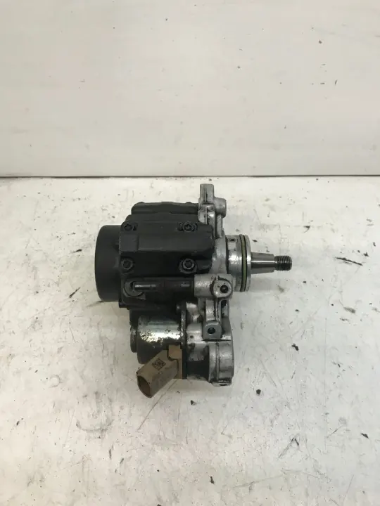 Kia OE 33100-2A710 gebruikte inspuitpomp image 2