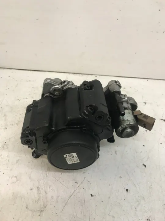 Kia OE 33100-2A710 gebruikte inspuitpomp image 4