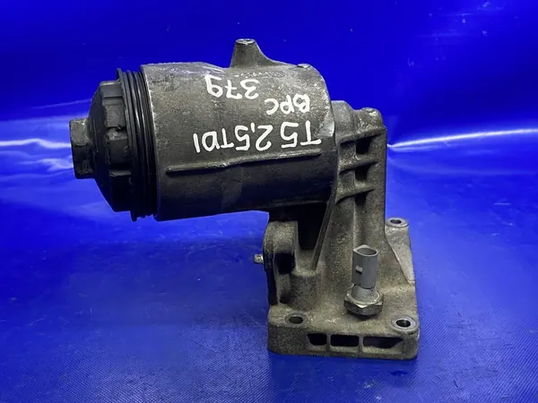 Oljefilterhus VW T5 Touareg 2.5 TDI BPC image 7