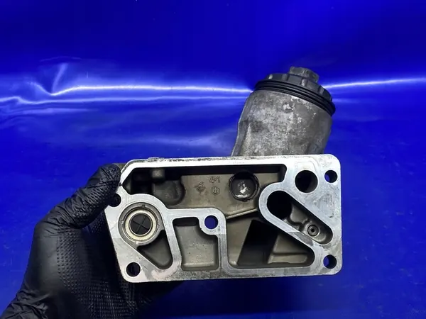 Oljefilterhus VW T5 Touareg 2.5 TDI BPC image 8